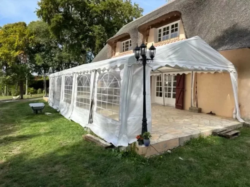 Tables, nappes, verres, chaises, chapiteaux. Location dans le 27, 28, 78
