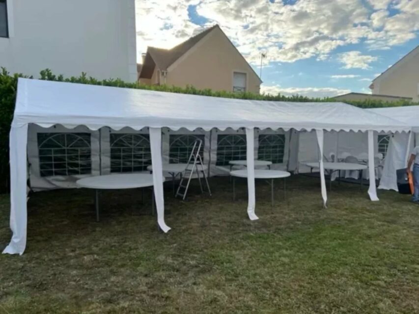 Tables, nappes, verres, chaises, chapiteaux. Location dans le 27, 28, 78